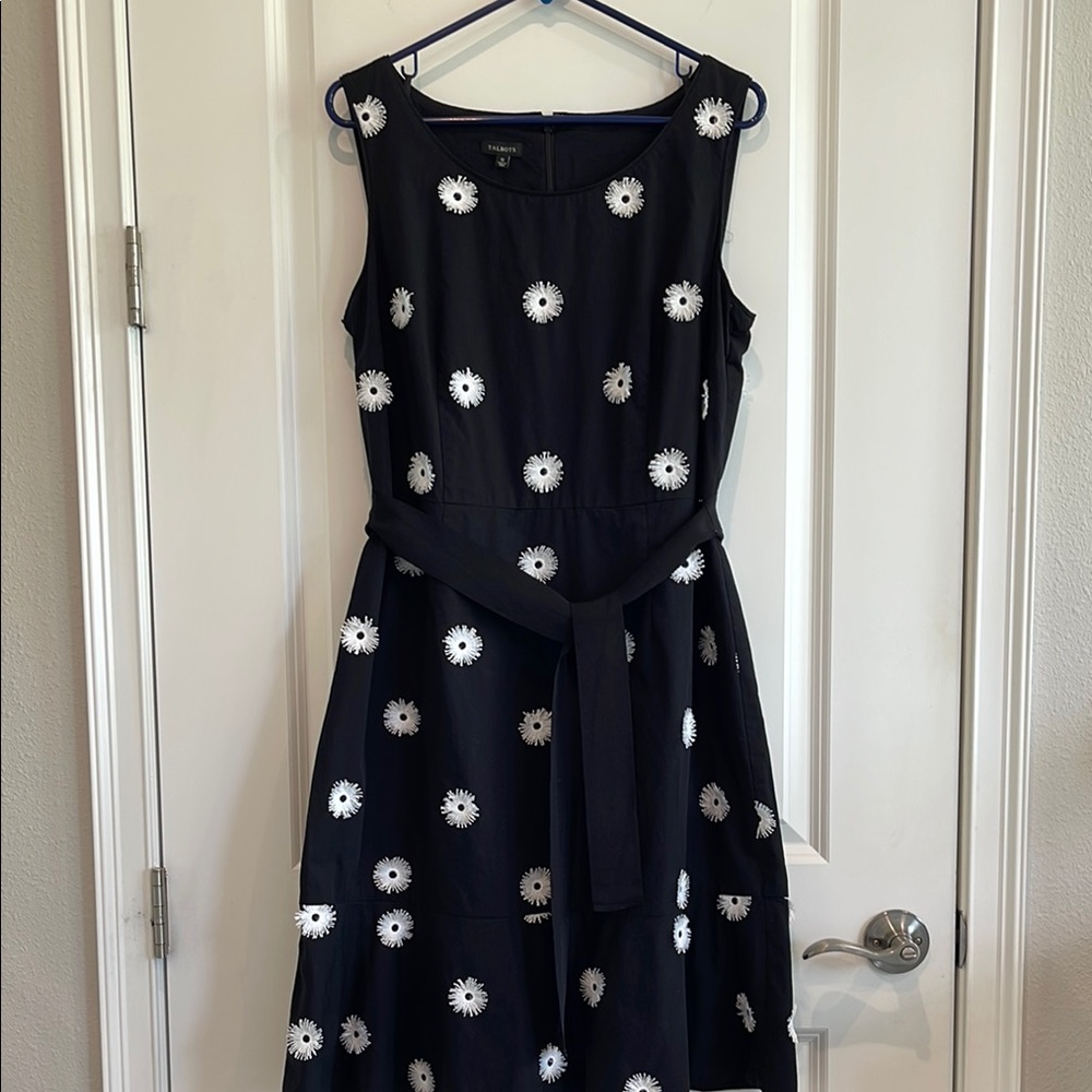 Talbots Black and White Sleeveless Midi Sundress
